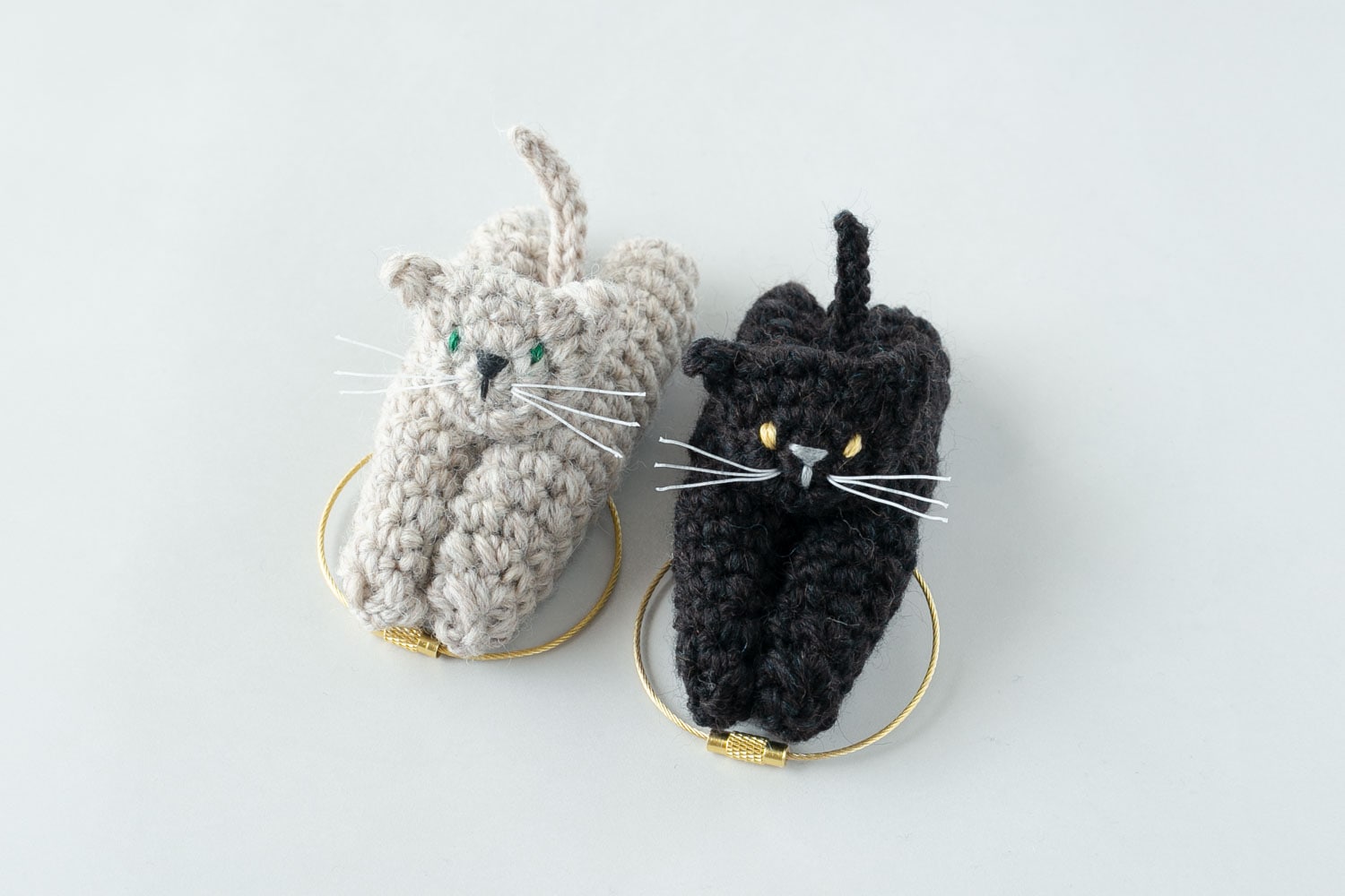 ＜Roniqueオリジナルデザイン＞かぎ針編みキット「くっつきネコのバッグチャーム」