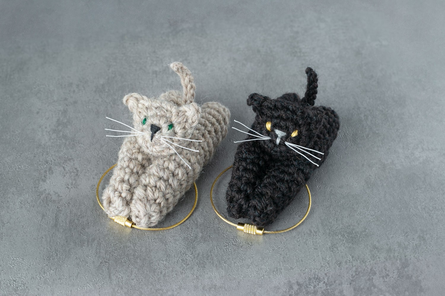 ＜Roniqueオリジナルデザイン＞かぎ針編みキット「くっつきネコのバッグチャーム」