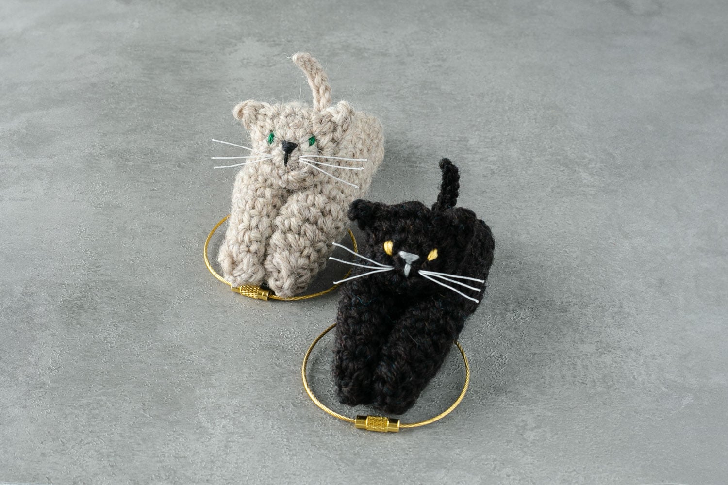 ＜Roniqueオリジナルデザイン＞かぎ針編みキット「くっつきネコのバッグチャーム」