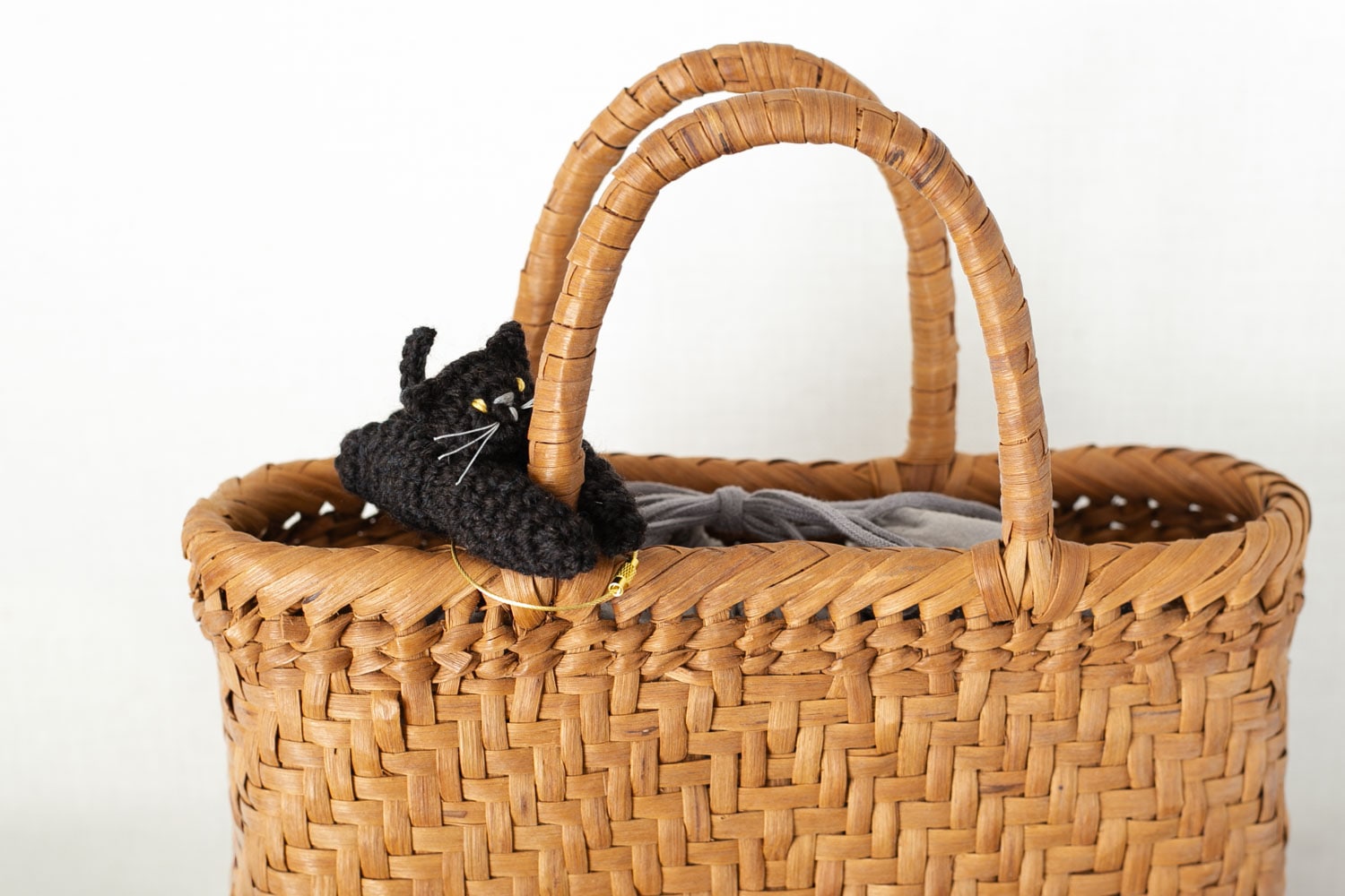 ＜Roniqueオリジナルデザイン＞かぎ針編みキット「くっつきネコのバッグチャーム」