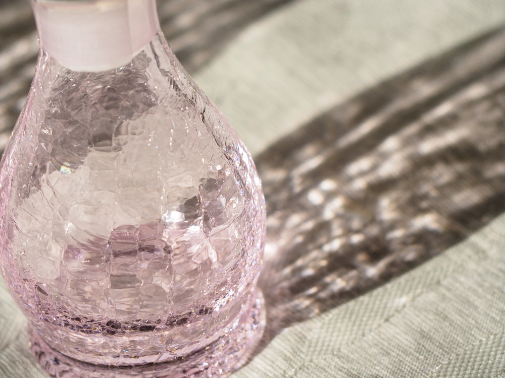 両口栓タイプ】氷の華醤油差し 桜色 | 北一硝子 まごころお届け便