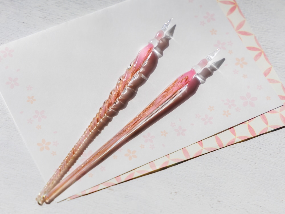 春限定 銅箔入り乳白ガラスペン 三角（期間限定販売【5/15】まで  