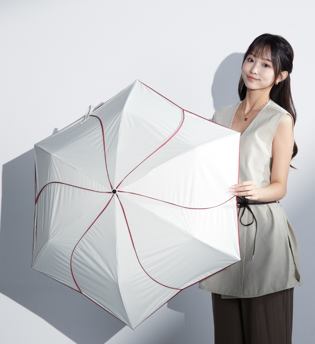 ひっくり返りにくい 超軽量カーボン日傘 U.Light～airia ameri