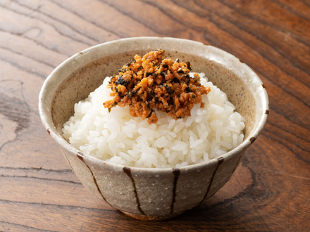 金ごま入り鮭わかめ