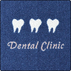 ネイビーをベースにしたシンプルなデザインの歯科（Dental　Clinic)向け玄関マット。