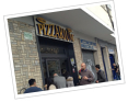 2014年 イタリア格付けグルメ本でピザ最優秀賞に輝いたイタリア ローマのピザの名店「pizzarium（ピッツァリウム）」。日本のテレビ局も取材に訪れたpizzariumで修業を積んだシェフ 嶋岡圭吾がオーナーを務める「pizza ar taio [ピッツァ・アル・ターイオ]」の本格派ピザを冷凍してあなたのご家庭にお届けします。
