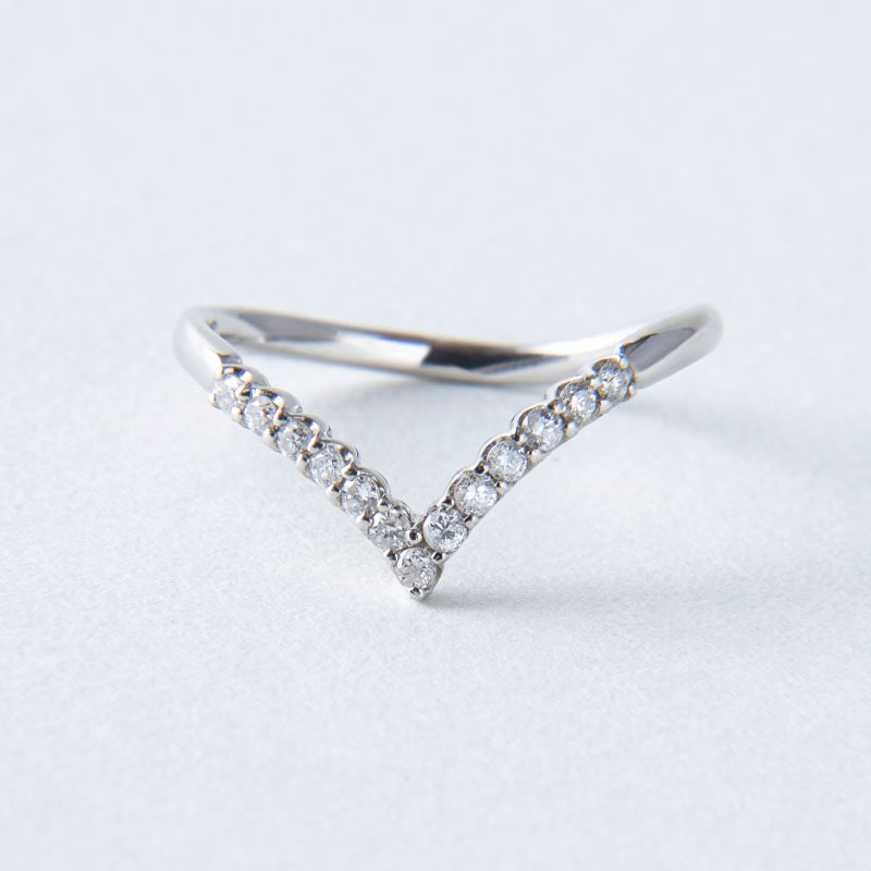 【品質保証付き】Vデザイン ダイヤモンド リング 0.13ct プラチナ