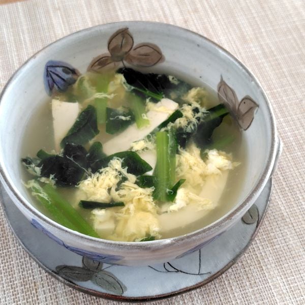 豆腐と小松菜の中華風スープ