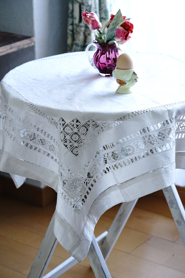 アンティークリネンのドロンワーク刺繍のテーブルクロス90×82cm ge-849 