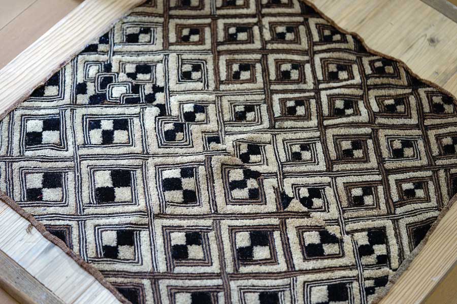 ヴィンテージコンゴ　クバ王国シュワ族の草ビロード布66×62cm　ge-857