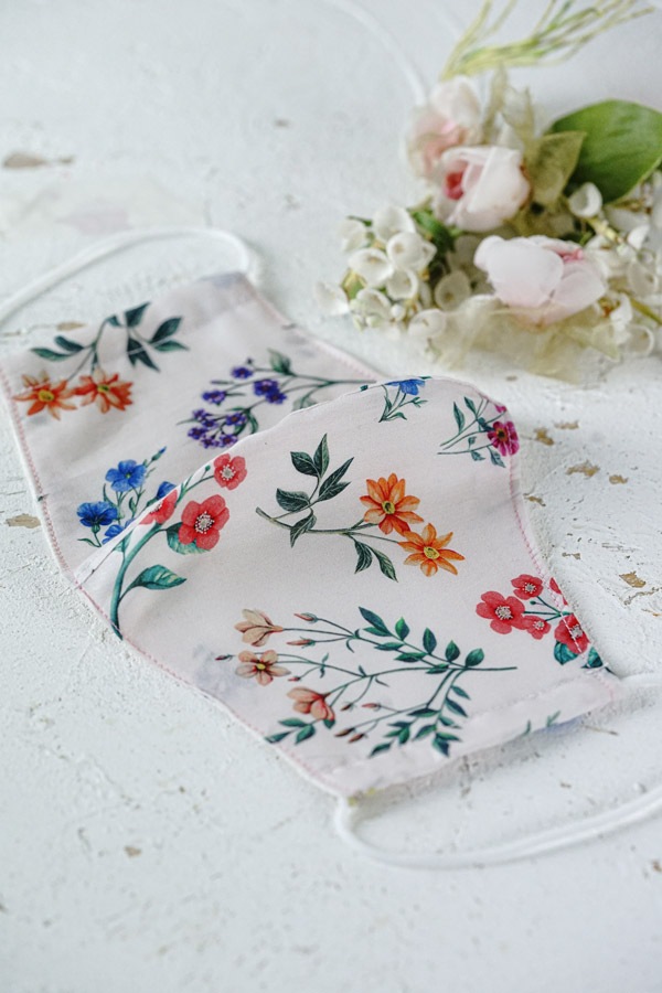 Liberty London�Υ��åȥ�ե��֥�å��μ���Ω�Υޥ��� Anneliese Tana Lawn W15.5��H13cm gr-023
