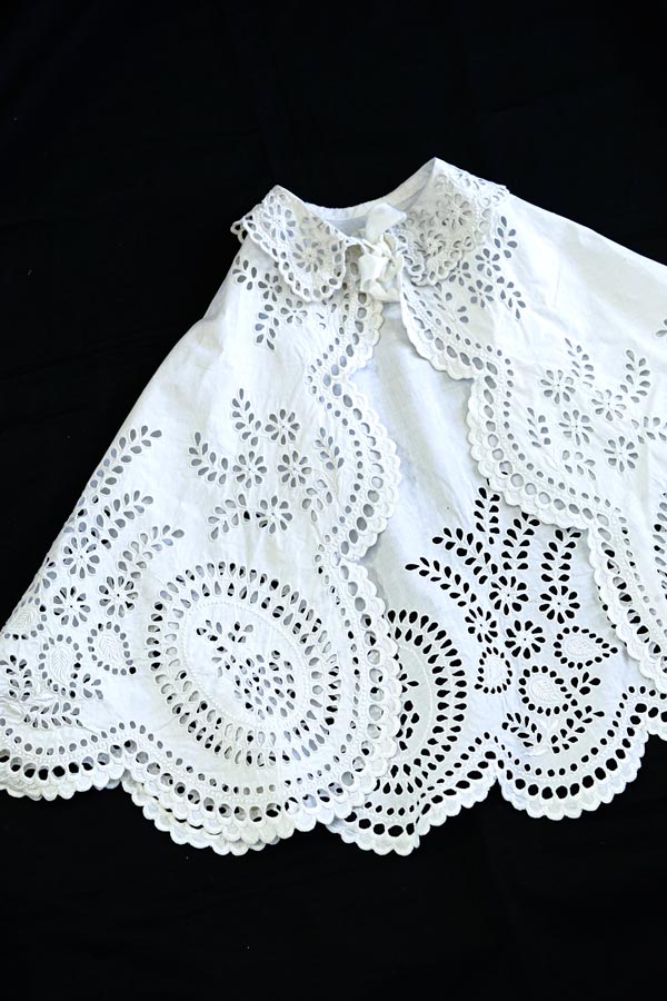 アンティークアイレット刺繍のベビードレス用ケープ42×148cm　ge-872