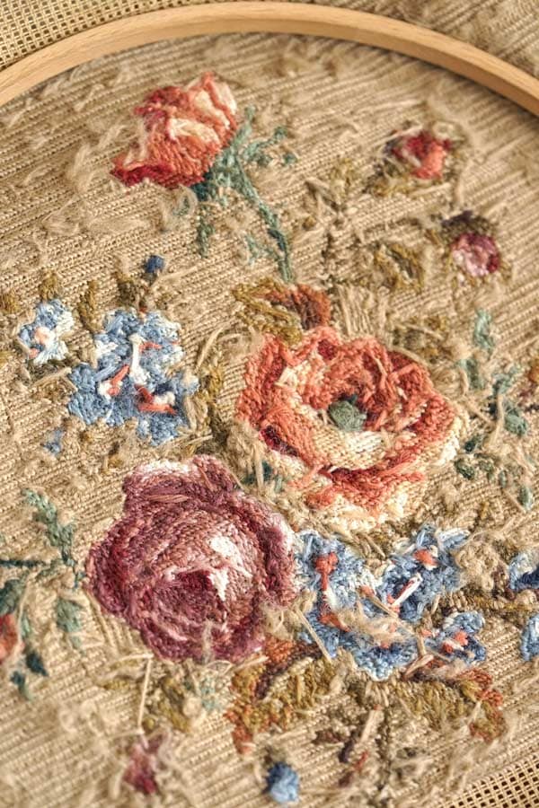 アンティーク薔薇のプチポワン刺繍枠付き　ge-890