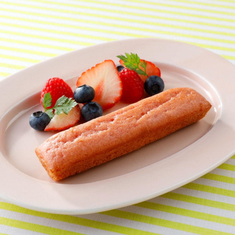 お米de国産いちごのスティックケーキ