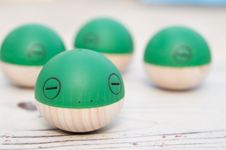 鋭い角のない形と、誤飲の心配のない大きさ