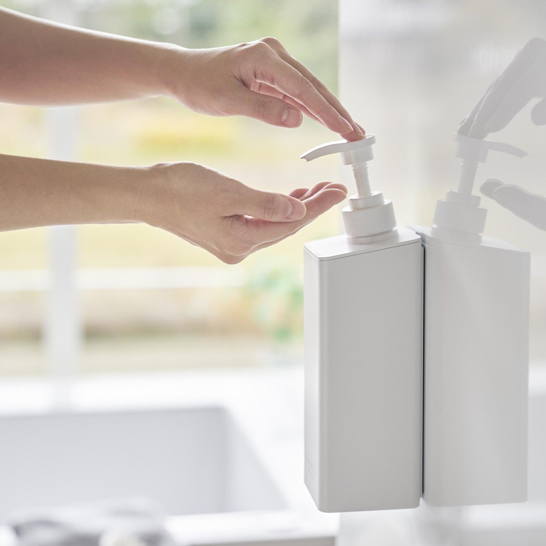 tower】 たっぷり洗剤が出るマグネットディスペンサー シャンプー