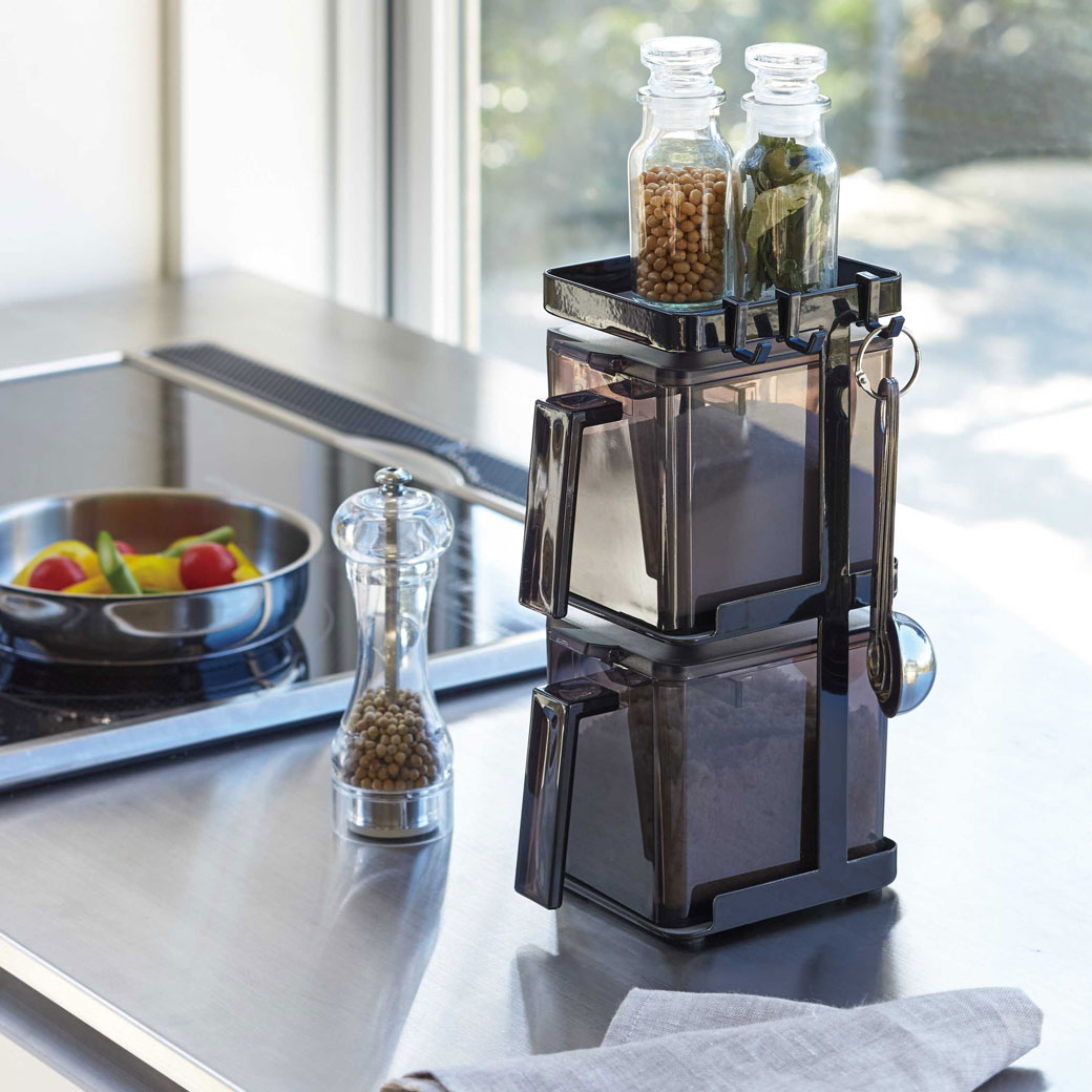 Tower 調味料ストッカー2個 ラック3段セット スリム タワー ブラック おすすめ 人気商品 Kurasso クラッソ Tower 調味料ストッカー2個 ラック3段セット スリム タワー ブラック おすすめ 人気商品 Kurasso クラッソ