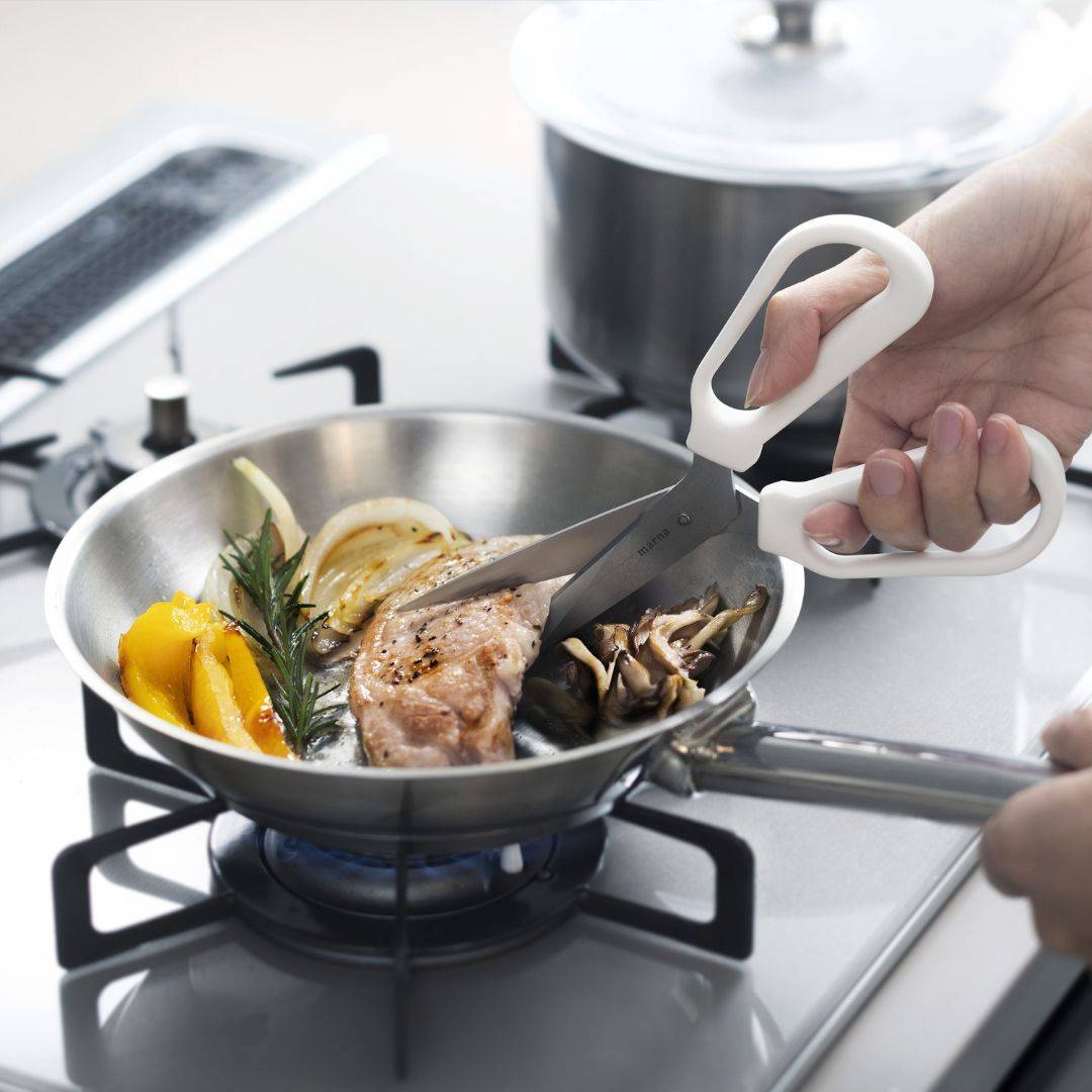 料理のハサミ ホワイト マーナ marna