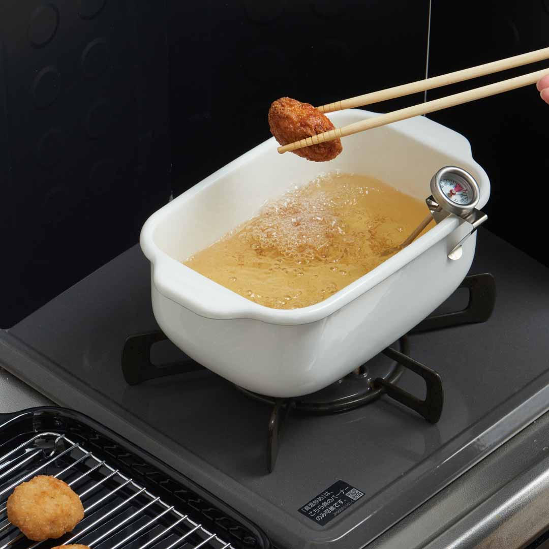 天ぷら鍋 角型 IH対応 温度計 揚げ網 バット付き・コンパクトレンジガード黒