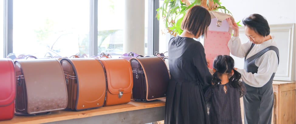 ���ɥ���Ÿ�������̲񥹥����塼��