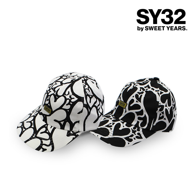 SY32 by SWEET YEARS エスワイ32 総柄 ハート キャップ ロゴ BLACK WHITE PRINT  ONEサイズ-フィットネスウェアのセレクトショップ LA BODY