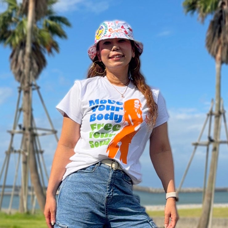 ZUMBA ズンバ 正規品 ウェアユニセックス Tシャツ 半袖 クルーネック