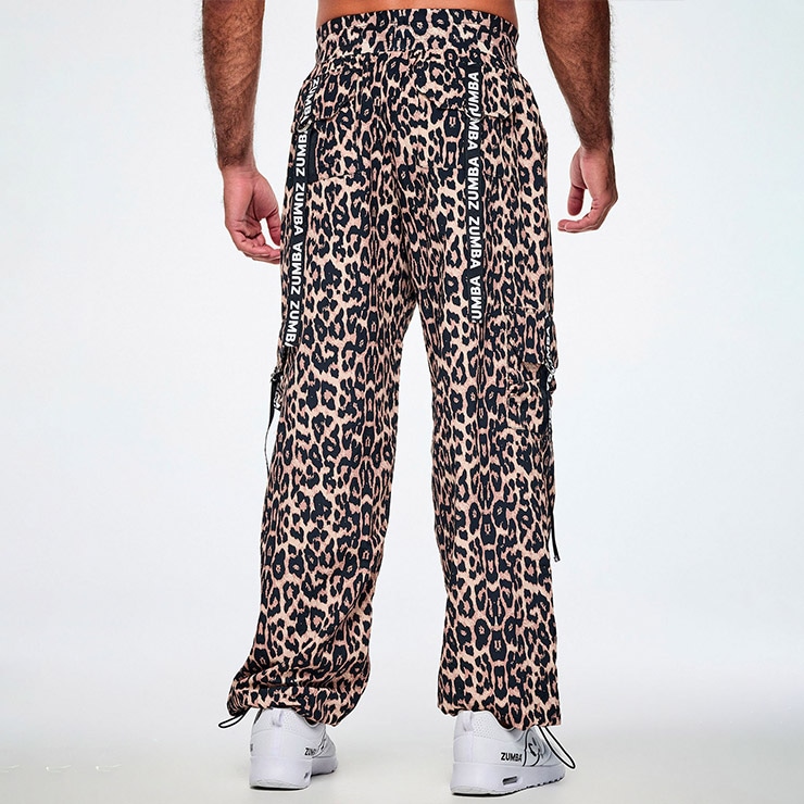 【正規品】ZUMBAヒョウ柄　パンツ　Mサイズ ZUMBA ズンバ 正規品 ウェア レディース カーゴパンツ レオパード
