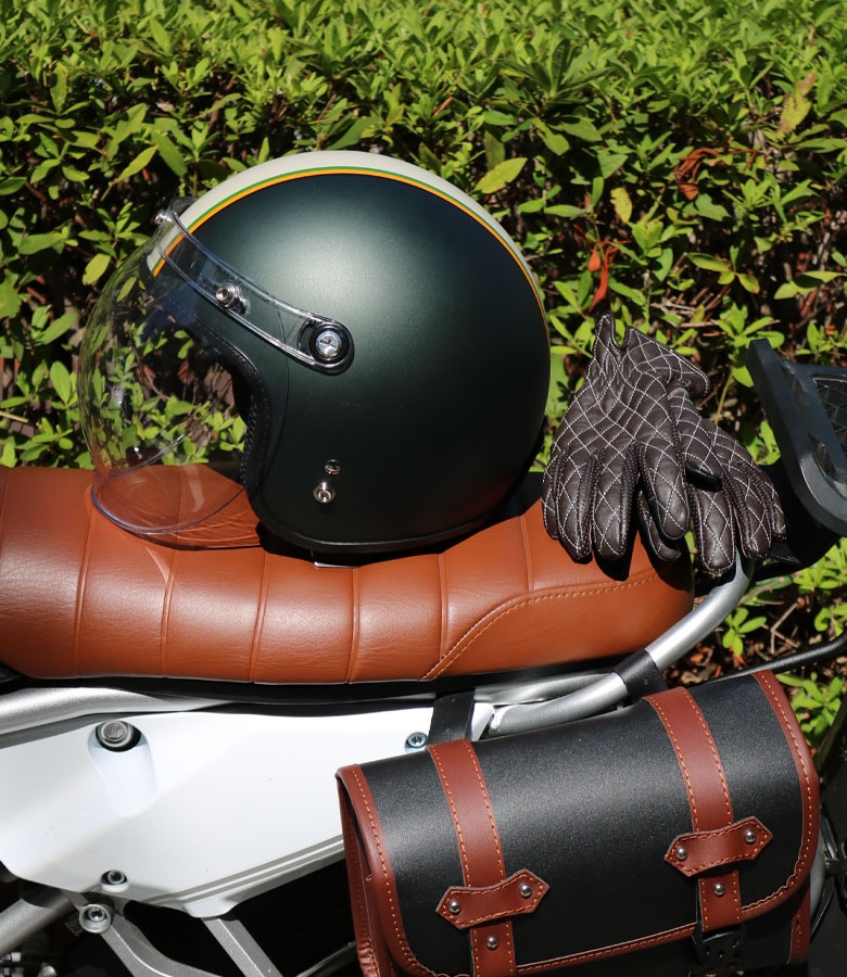 人気のレディースジェットヘルメットNOVIAのバイコ限定カラー