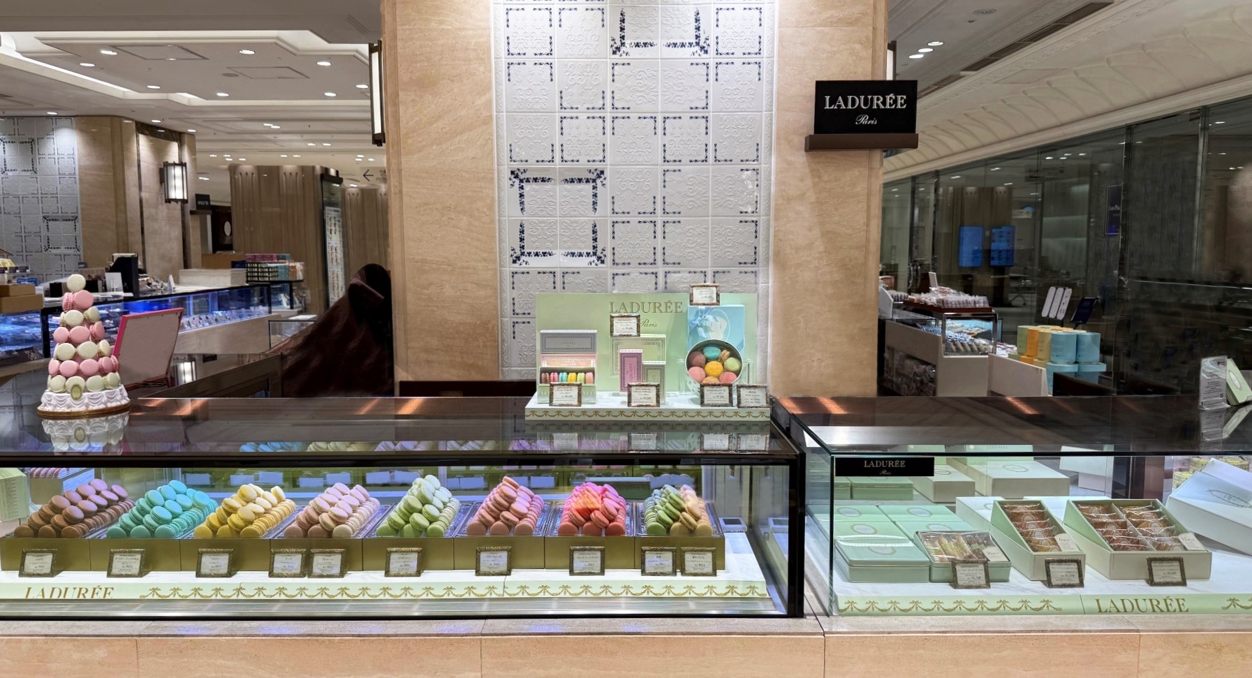 ラデュレ 日本橋店 ラデュレ｜マカロン発祥のメゾン、パリの老舗