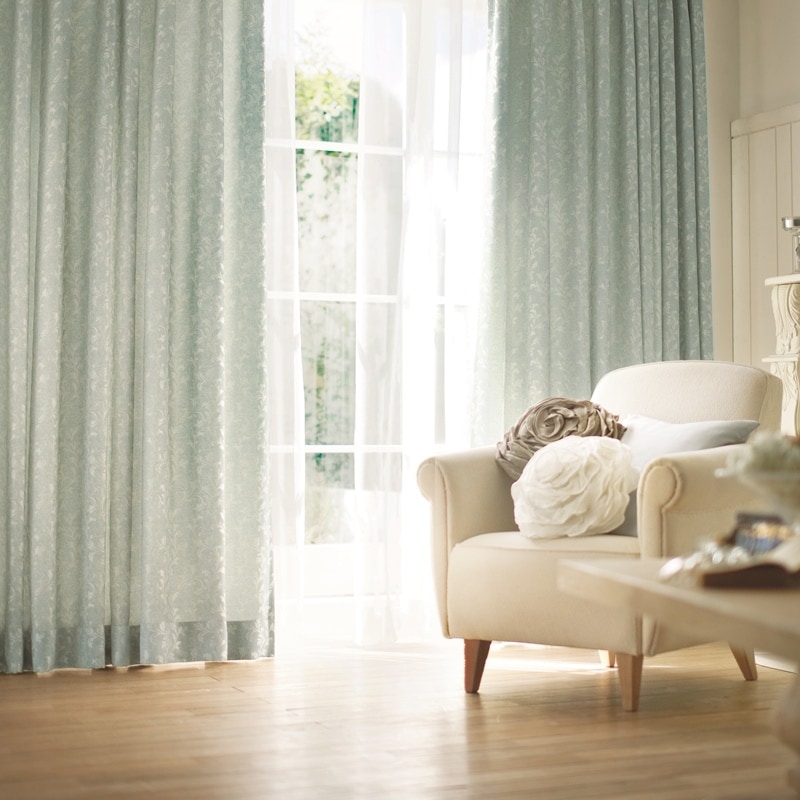 防炎 長く愛されるエレガントモチーフと上品な色使い 日光をお部屋にとりこむカーテン Si ウルバー Bl ブルー S3231 カーテン 好きな色で選ぶ ブルー 青 水色 ララカーテン