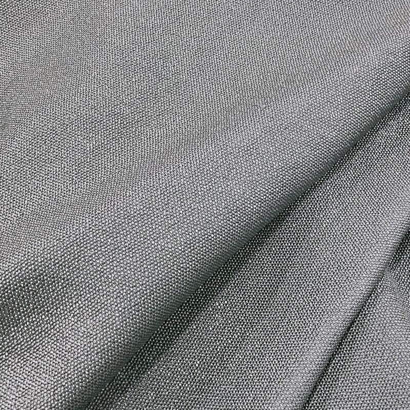 光沢感がモダンな印象を演出するシンプルな無地遮光1級カーテン【SI