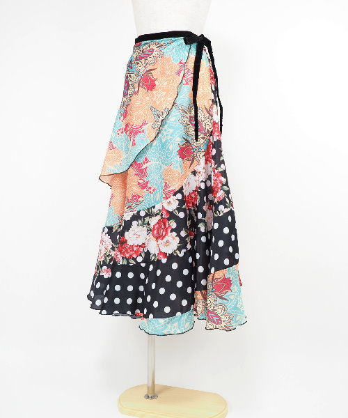 ☆☆フラメンコ巻きスカート　フリル付き 花柄　☆☆ イベリア 未使用品 フラメンコ巻きスカート フリル付き 花柄 イベリア 未使用品