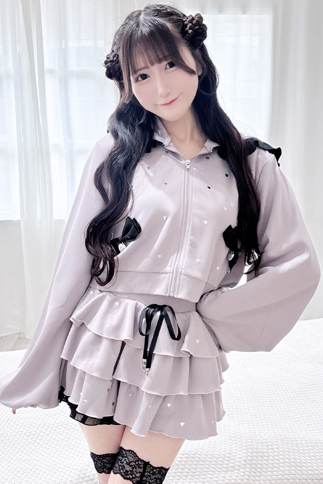 まかろん✩.*˚ハンドメイド✩.*˚ Princess Melody】ハートスタッズショートフリルスカパン