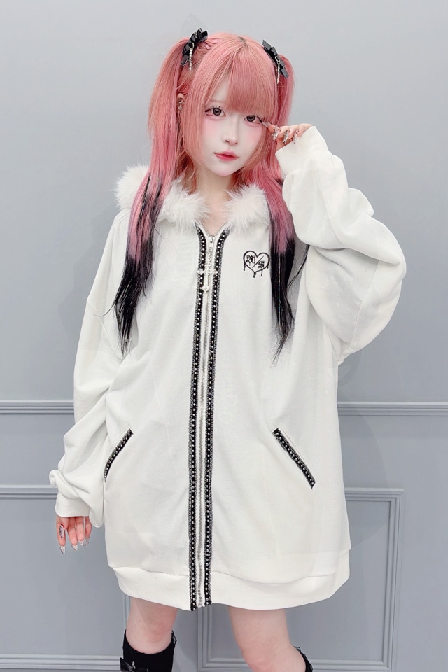 MA＊RS 20th Anniversary ファー付きロングパーカーモデル着用 MA*RS】ファー付きクロスビッグパーカー - ホワイト size-F | 地雷系