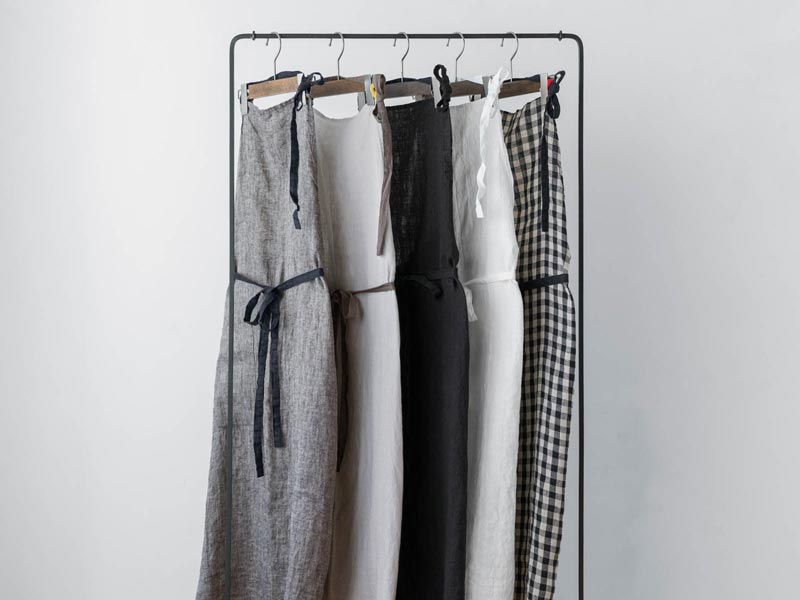 暮らしに馴染む、定番モノトーンカラー