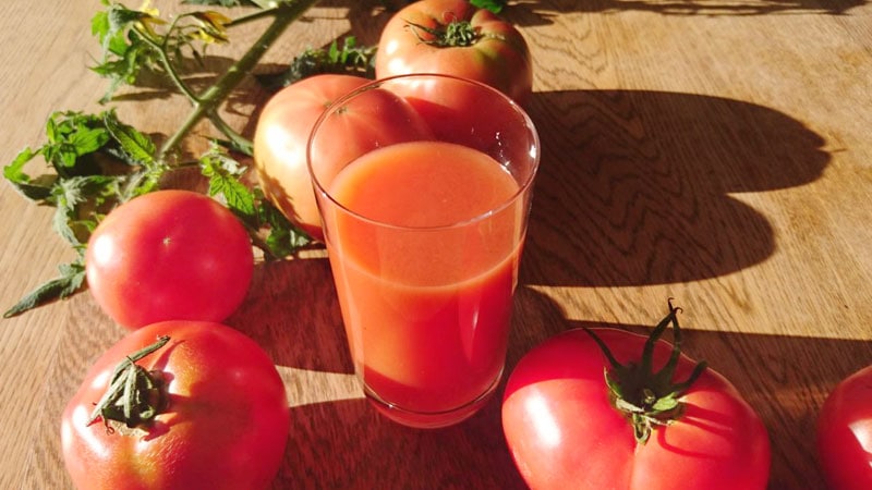 七久里農園で減農薬にこだわり丹精込めて作られたトマトとトマトジュース