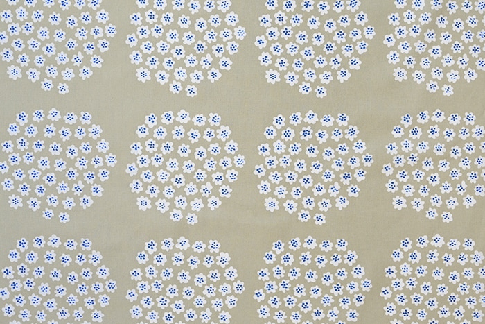 【生地】日本別注色 マリメッコ／marimekko　プケッティ／Puketti サンド×ブルー 10cm単位-北欧生地 LUNE D'EAU