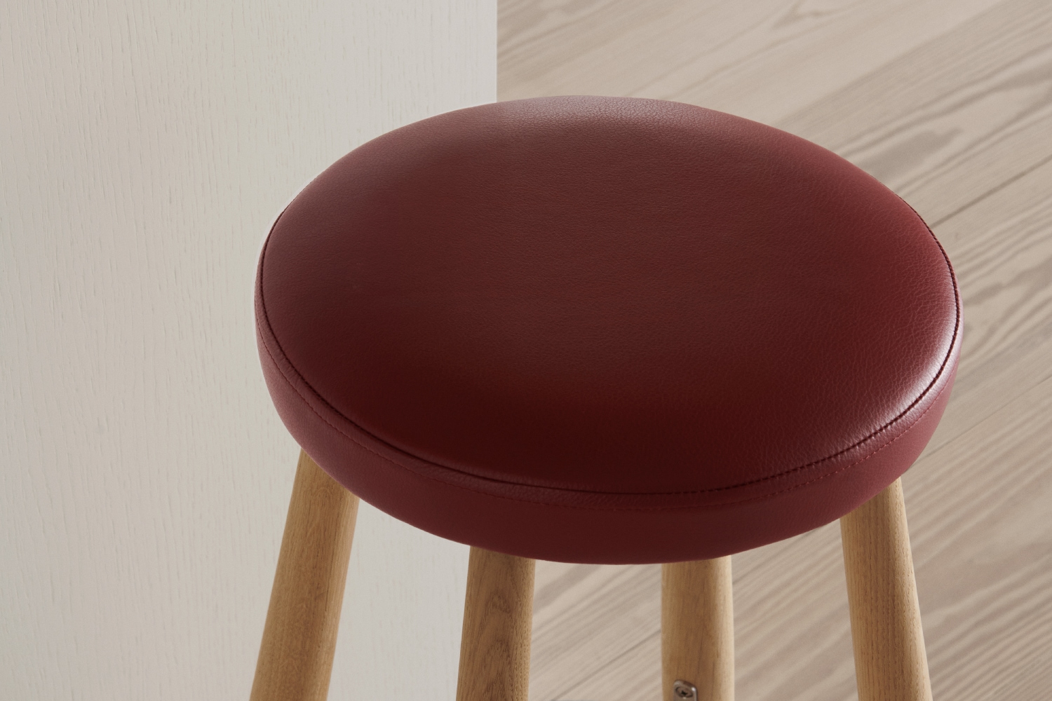 E006 / E007 EMBRACE BAR STOOL(E006 / E007 エンブレイス バースツール)