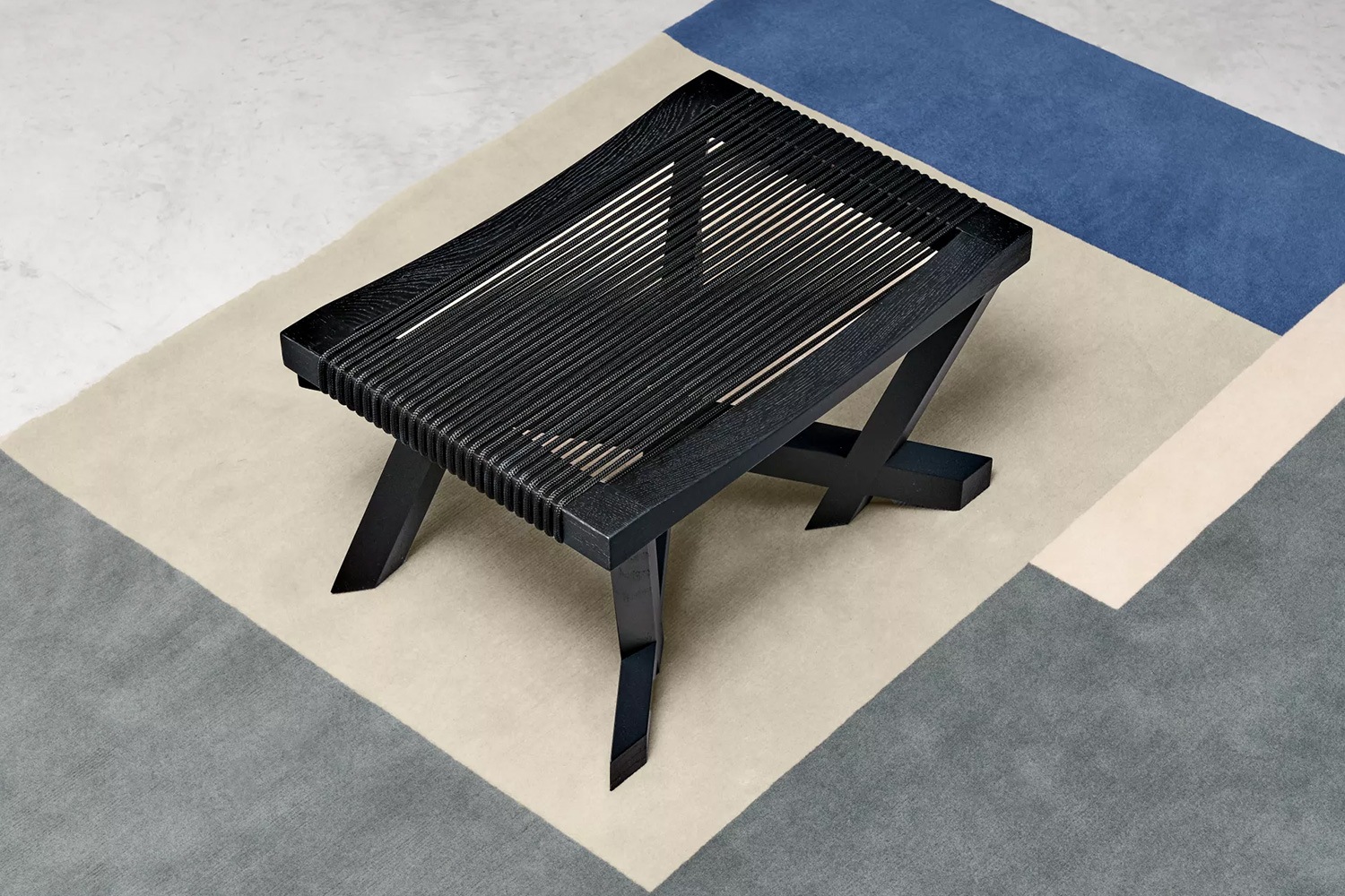 Volkshaus stool（フォルクスハウス  スツール）