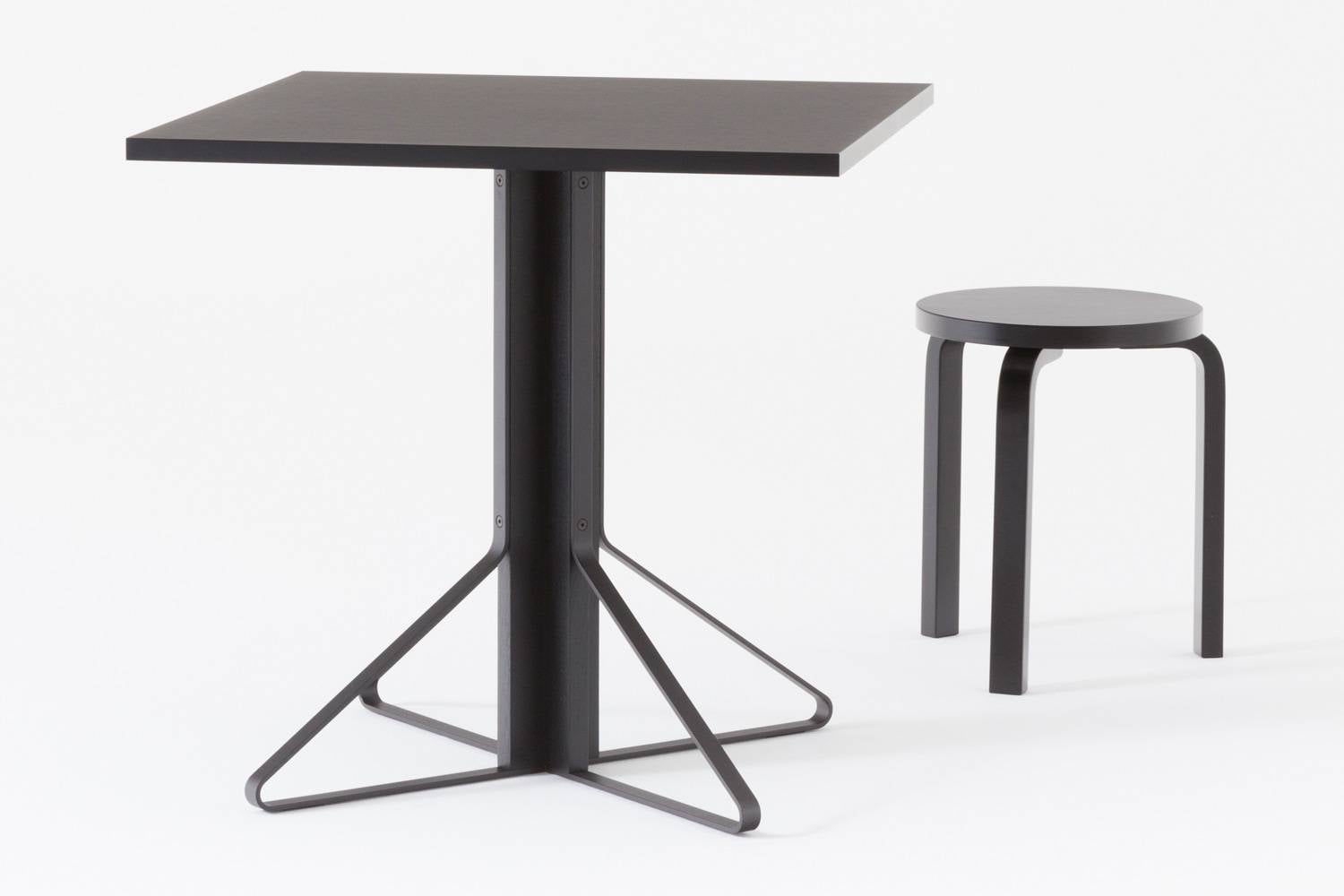 REB011 カアリ テーブル 正方形