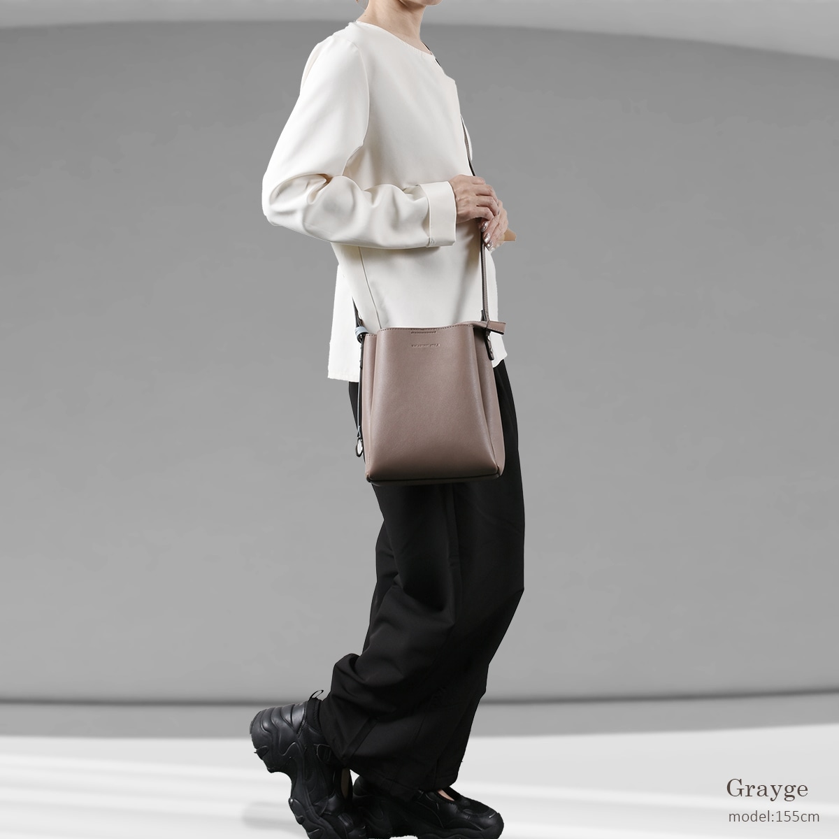 プレイム三層縦型ショルダー(40483) : 商品詳細 - MACARONIC STYLE