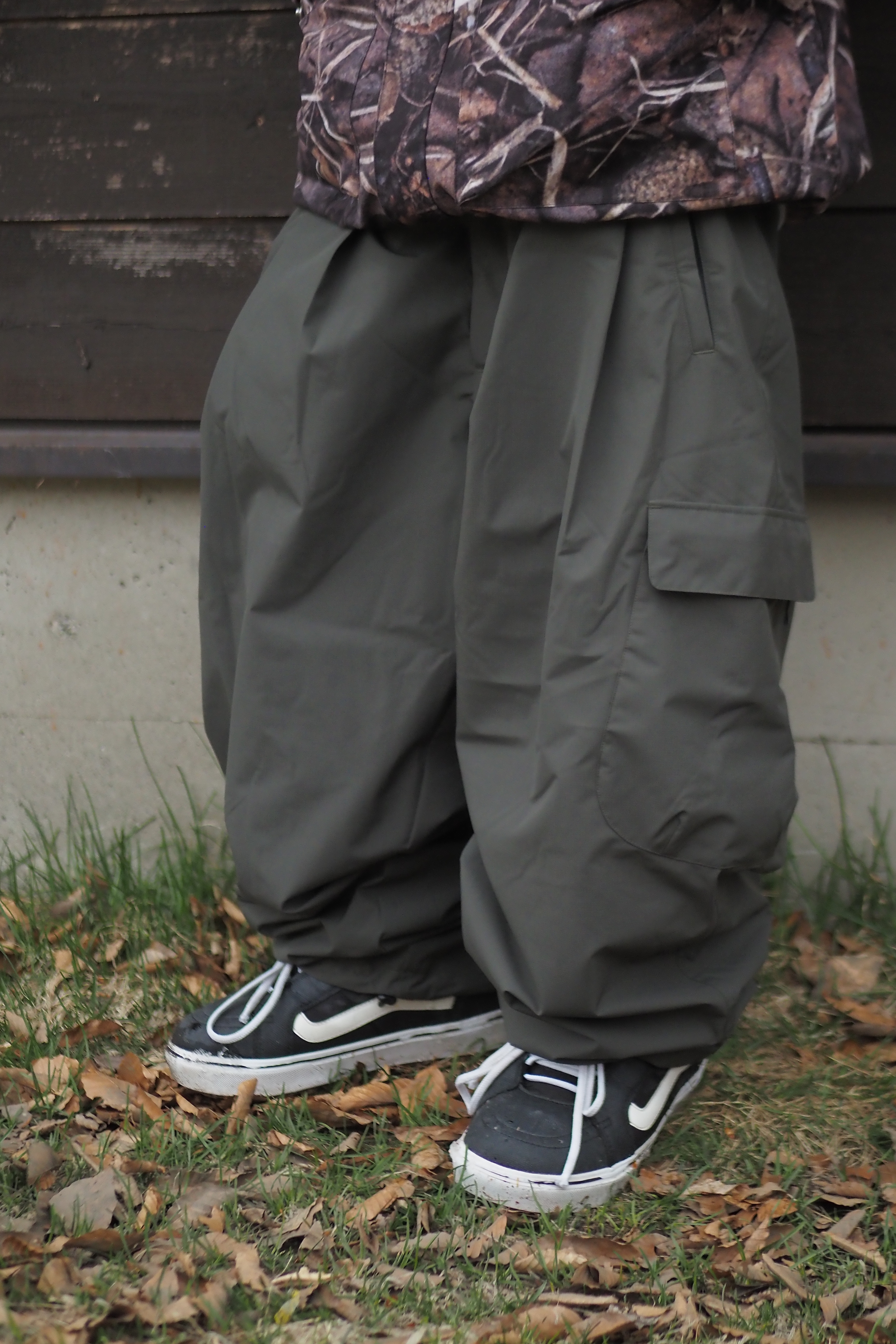 LOOK 77