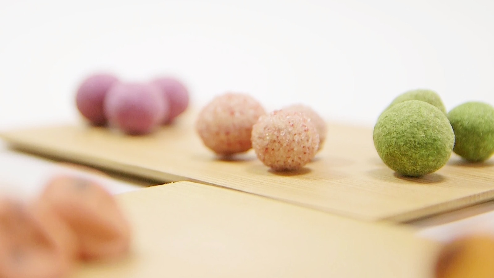 色とりどりの豆菓子のアップ