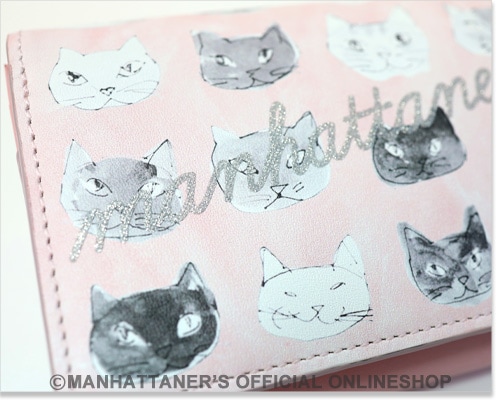 ガールフレンド 二つ折り財布かぶせタイプ「マカロンピンクの猫顔」 | 財布 | マンハッタナーズ オフィシャル オンライン ショップ