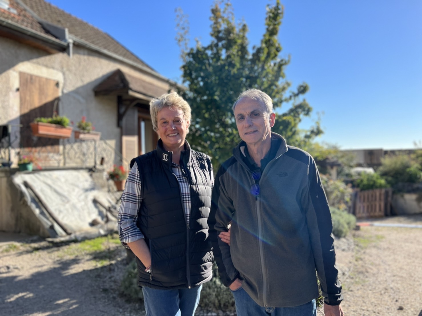 ></p>
    <h1>
      <div class=