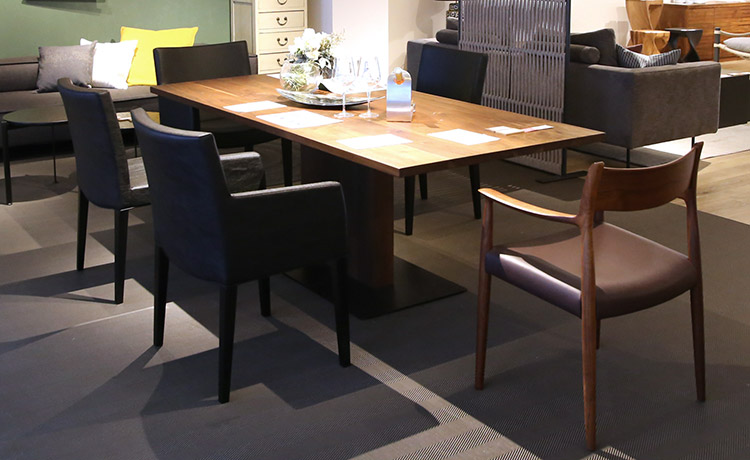 在庫処分・クリアランス】リッコ ダイニングチェア ブラック PVCレザー