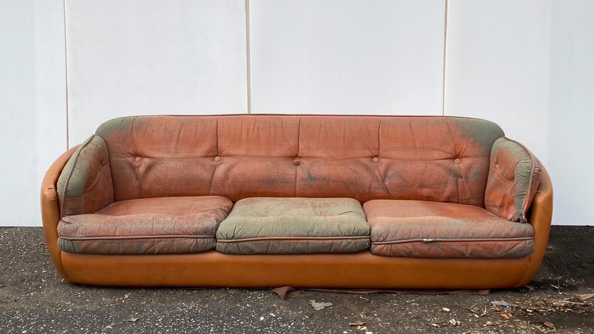 マルニファニシング marunifurnishing マルニ木工 maruni　「ナポリ」3人がけソファのBefore。