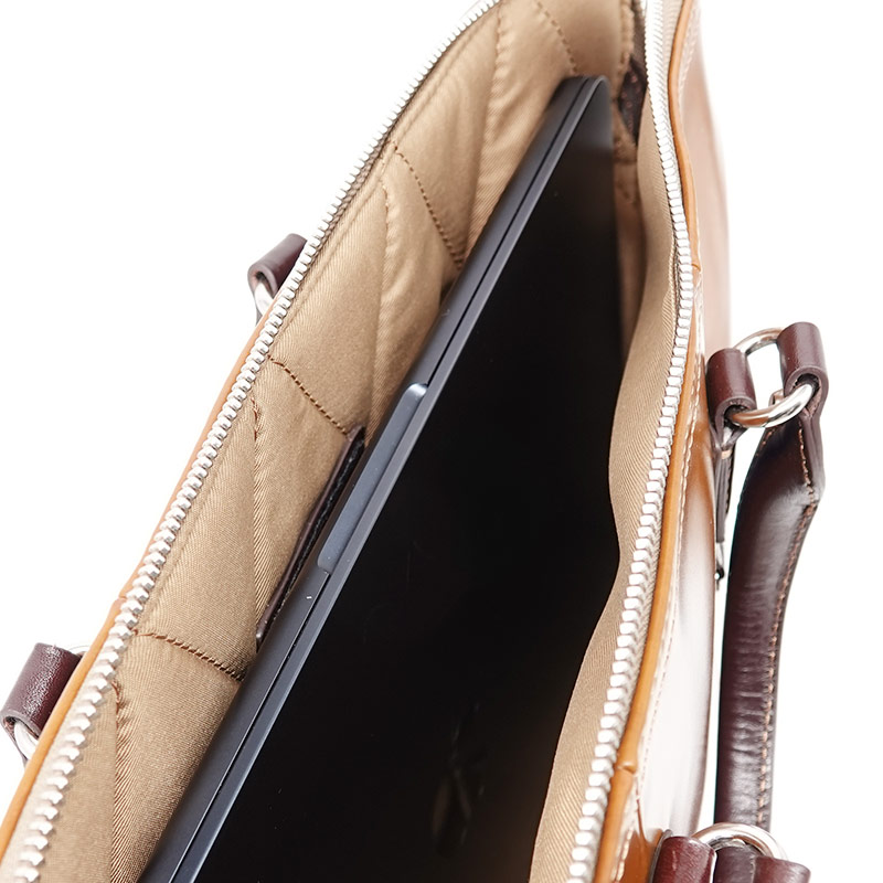 A4サイズ対応ブリーフケース。高級感あふれるイタリアンレザーのブリーフケース。キーファーノイ公式通販オンラインショップ