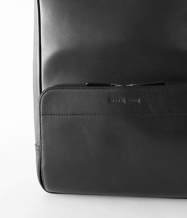 ビジネススレザーリュックブラック老舗タンナーのプレミアムレザー