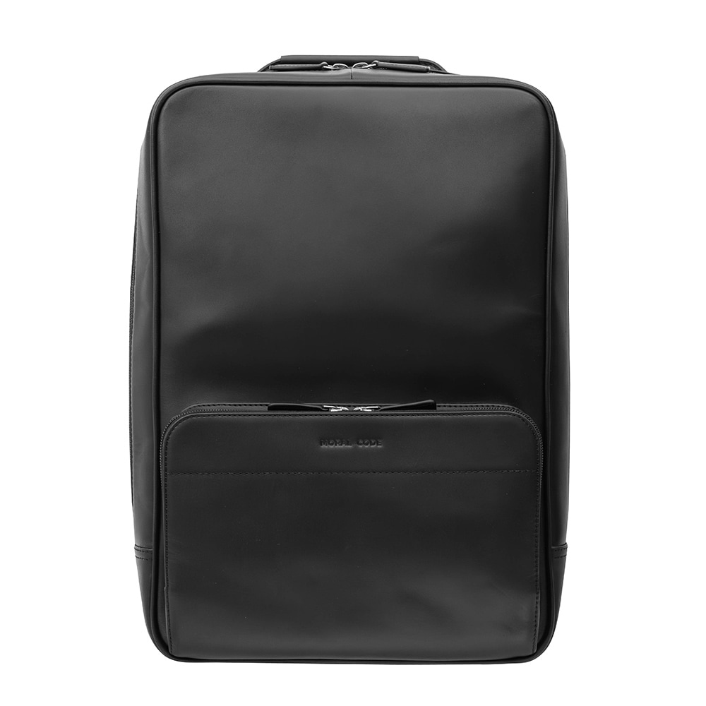 デニムに合わせてもカジュアル過ぎない本革の風合いが人気のブラウン。